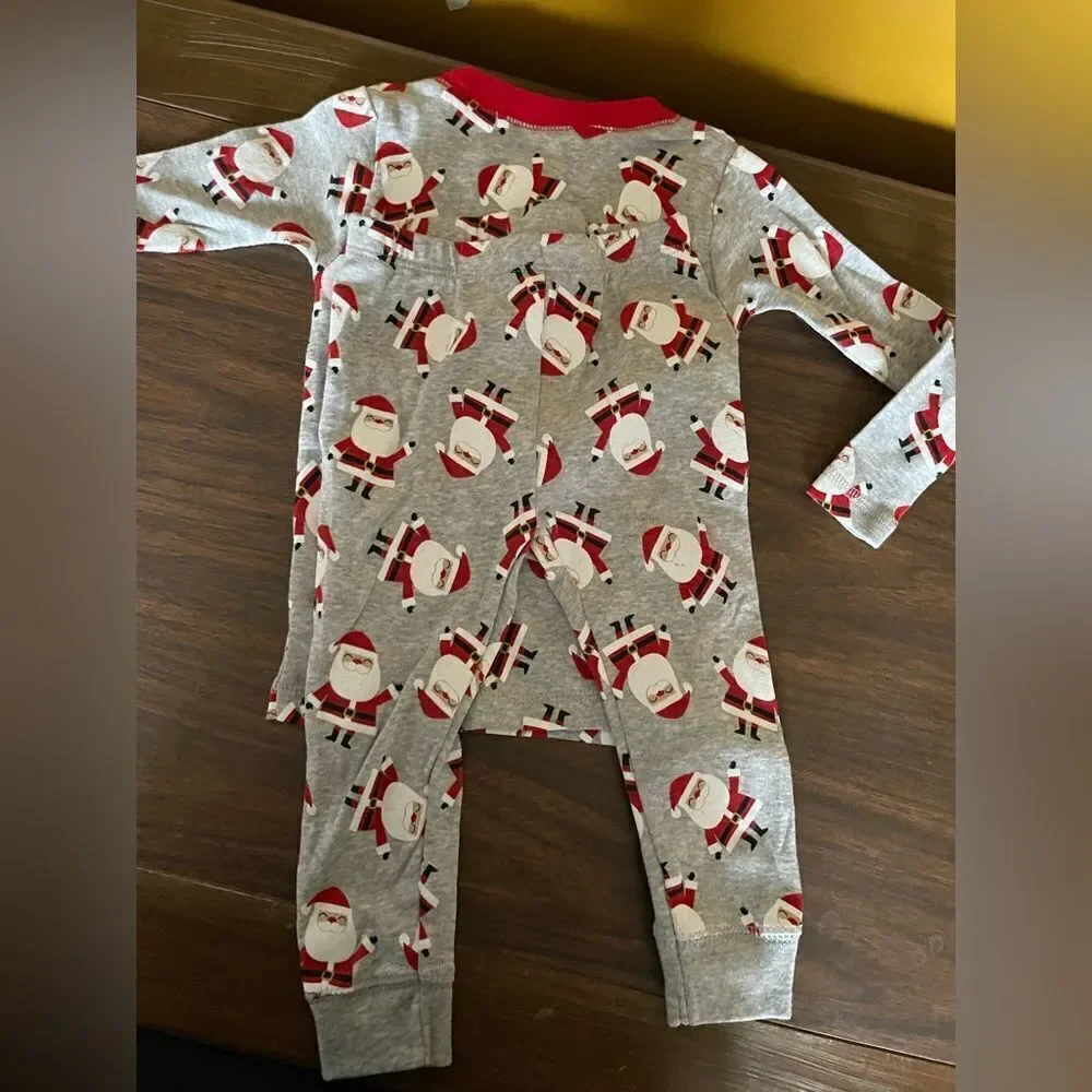 Gray Santa Print Kids Pajamas 12m NWT